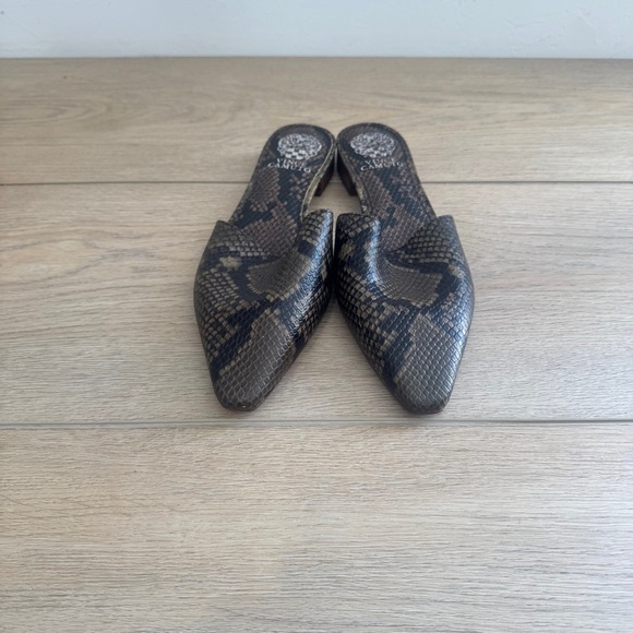 Vince Camuto Snake Printed Pointed Flats - Picture 4 of 6